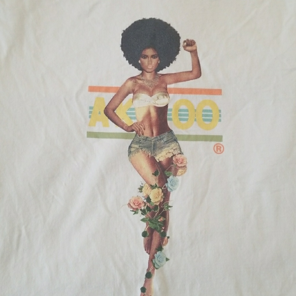 Akoo white tshirt